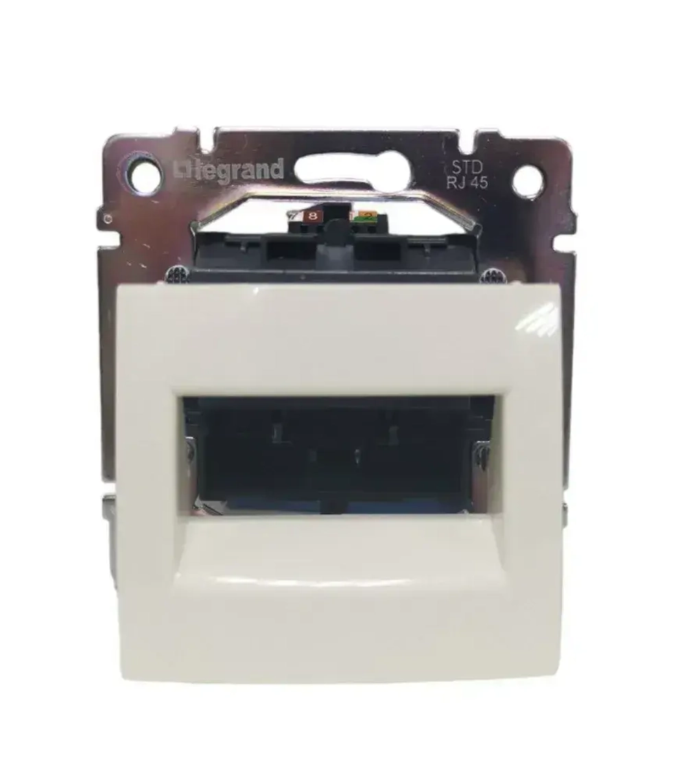 Розетка RG45 интернет Слоновая Кость Legrand Valena (774138) 1шт
