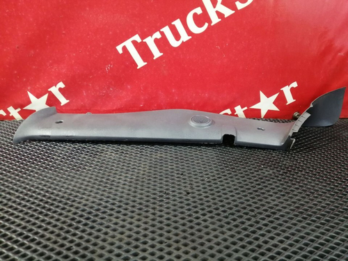 Накладка стойки лобового стекла левая