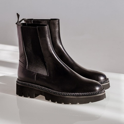 Челси из натуральной кожи в черном цвете