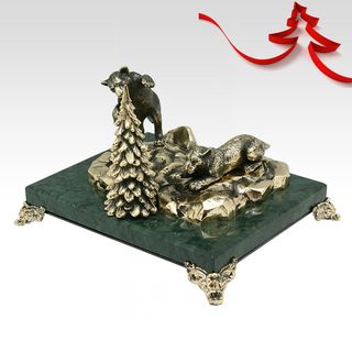 Скульптурная композиция "Амурские тигры" (с ёлкой)