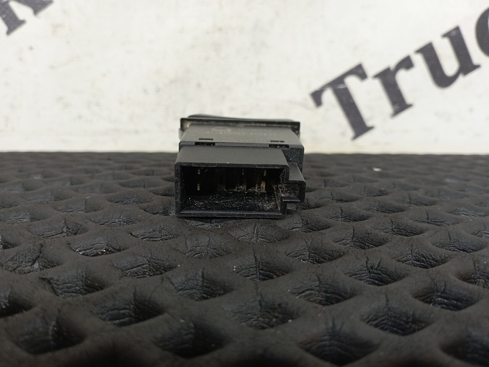 Кнопка горного тормоза