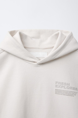 ZARA КОМПЛЕКТ ИЗ ТОЛСТОВКИ И ШОРТОВ INTERLOCK, ЭКРЮ