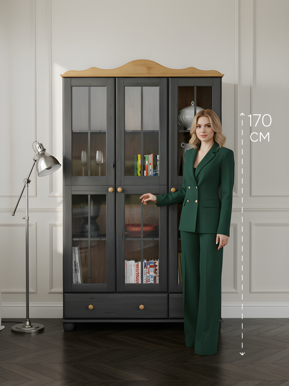 Шкаф витрина Бритта трехдверная серый/антик