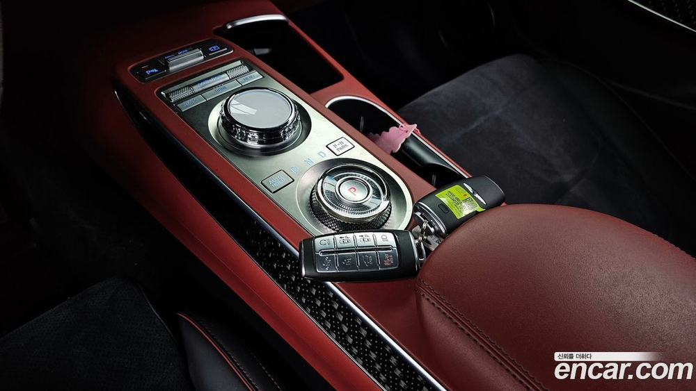 Genesis GV70 2.5T Бензин 2WD (04.2021)