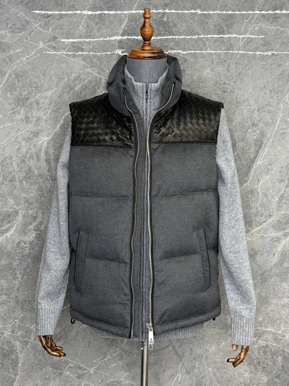 Пуховый жилет Bottega Veneta