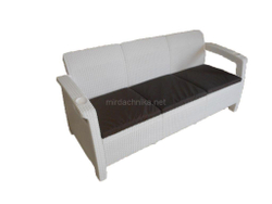 Трехместный диван Yalta Sofa 3 Seat без подушек