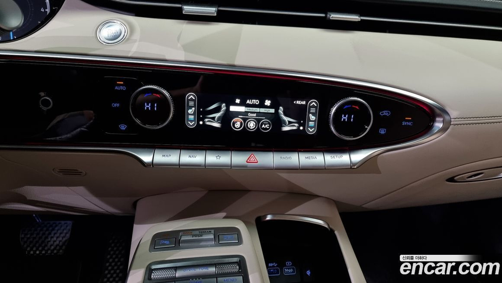 Genesis GV70 2.5T Бензин AWD (03.2022)