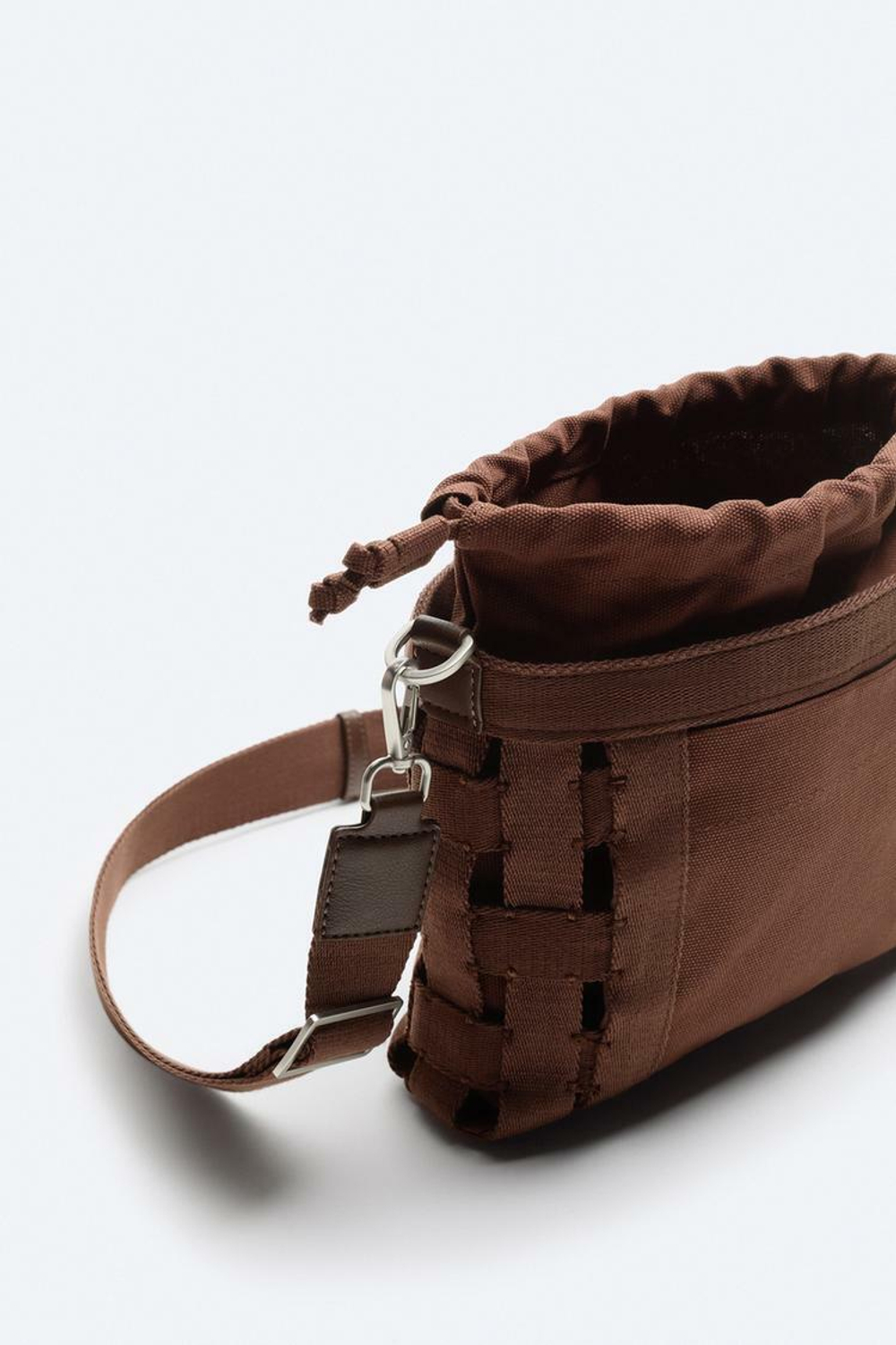 ZARA ПЛЕТЕНАЯ ХОЛЩОВАЯ СУМКА, ЧЕРЕПИЧНЫЙ