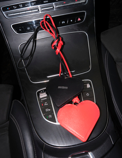 Подвеска-ключница Сердце BLACK