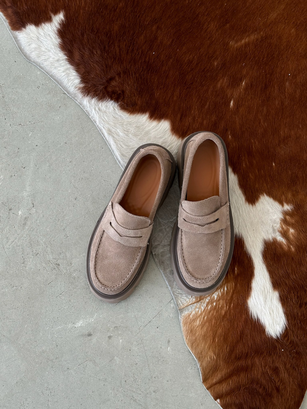 Лоферы из натуральной замши