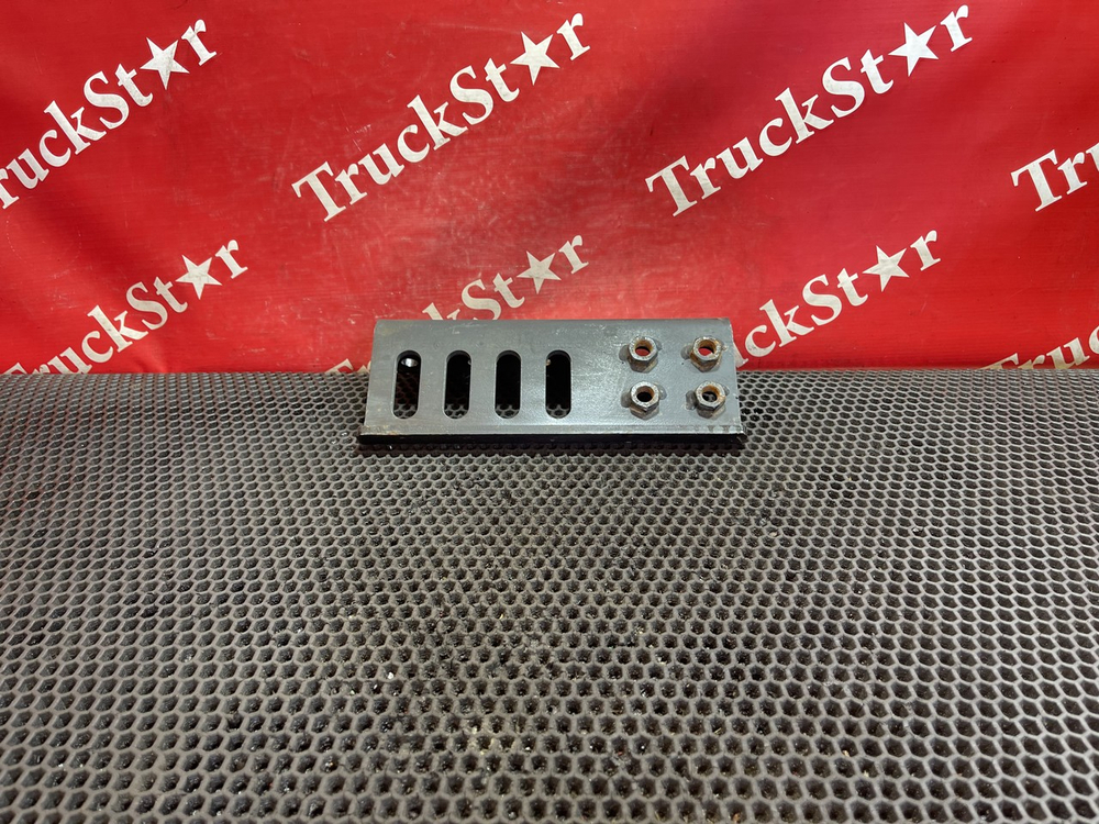 Кронштейн глушителя 2024г