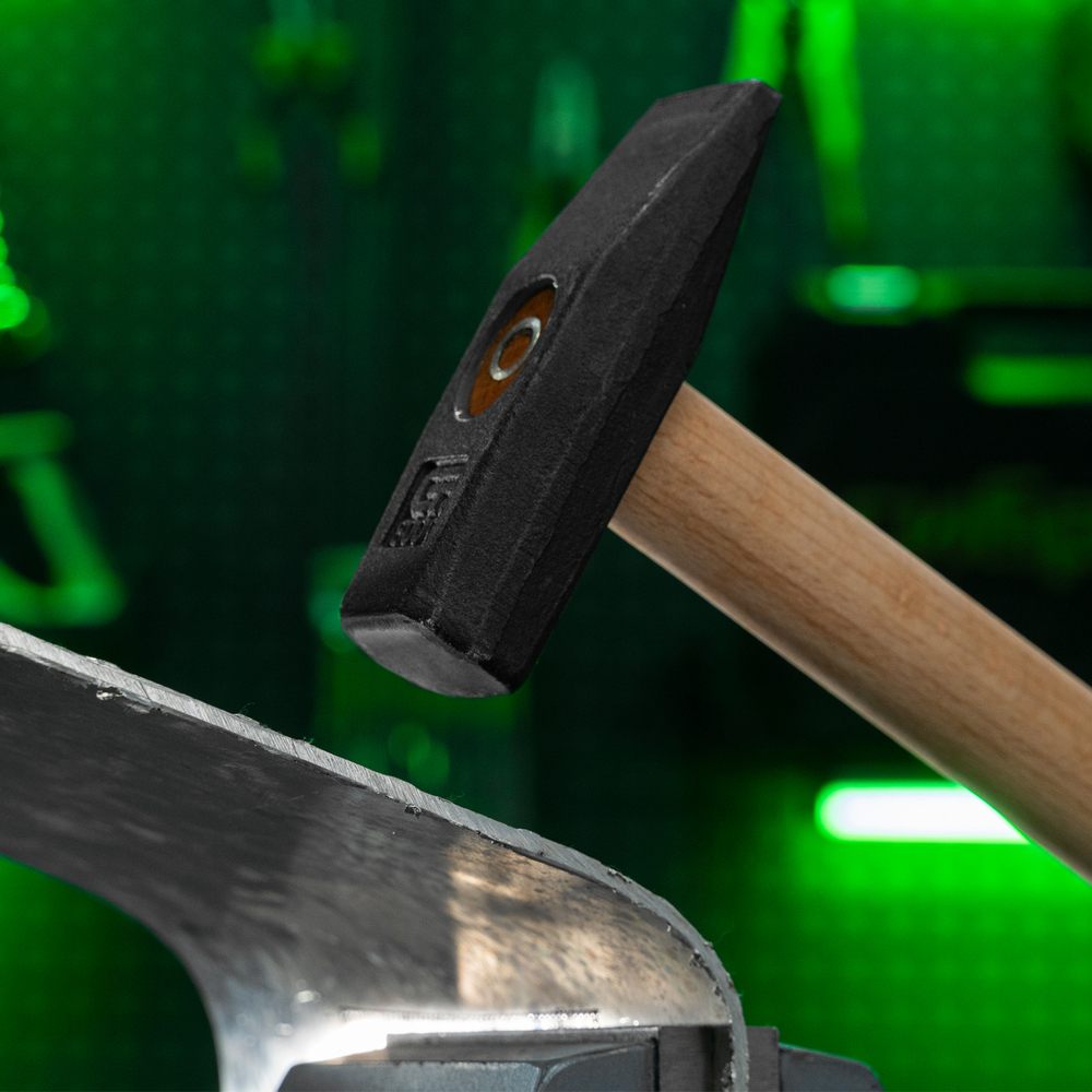 Молоток слесарный, 800 г, квадратный боек, деревянная рукоятка// Сибртех