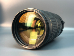 Tamron SP AF 70-200mm f/2,8 Di VC USD Nikon F, присутствуют небольшие царапины