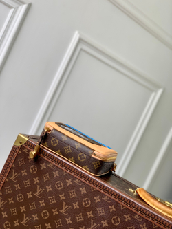 Louis Vuitton Baladeur Wearable Wallet