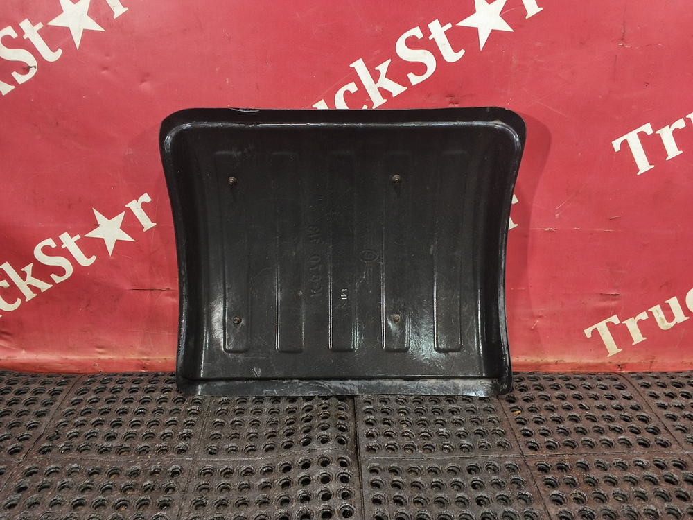 Крыло заднее задняя часть