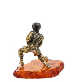 Народные промыслы AM-1888 Фигурка «Хоккеист» (латунь, янтарь)