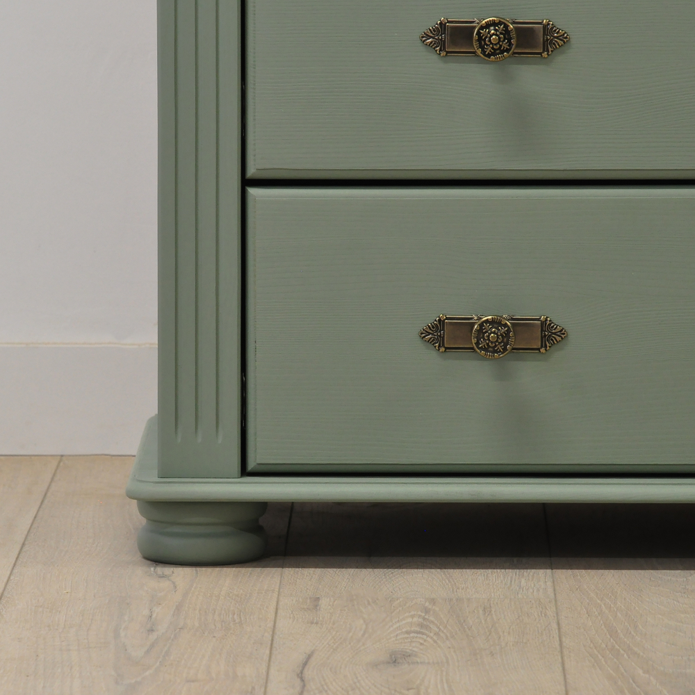 Комод для одежды Сюзанна, деревянный из массива сосны в викторианском стиле