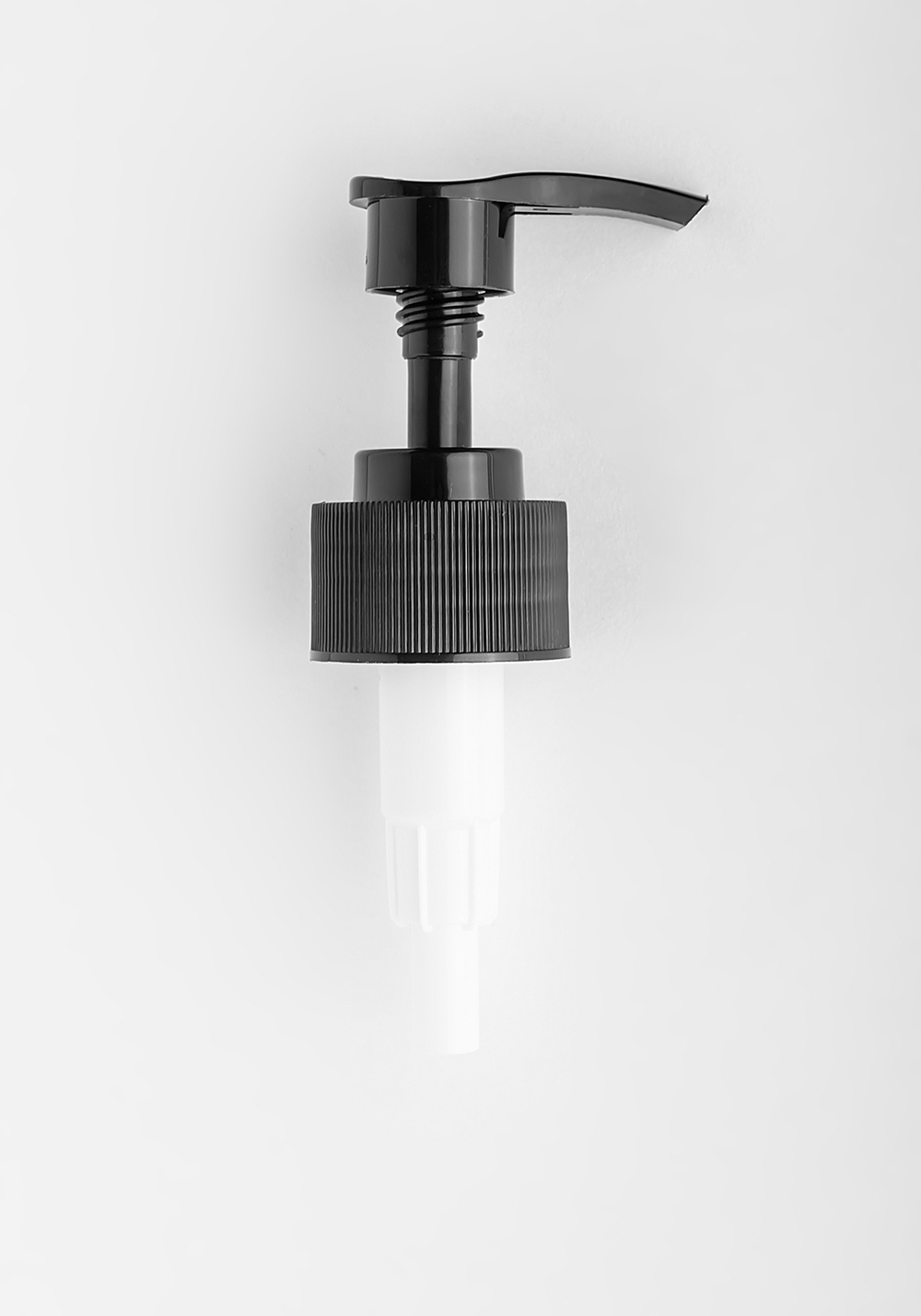Дозатор черный 28/410