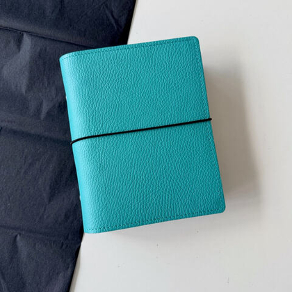 Комплект: обложка на кольцах Personal+ на резинке, вставка на молнии, форзацы, блок в клетку