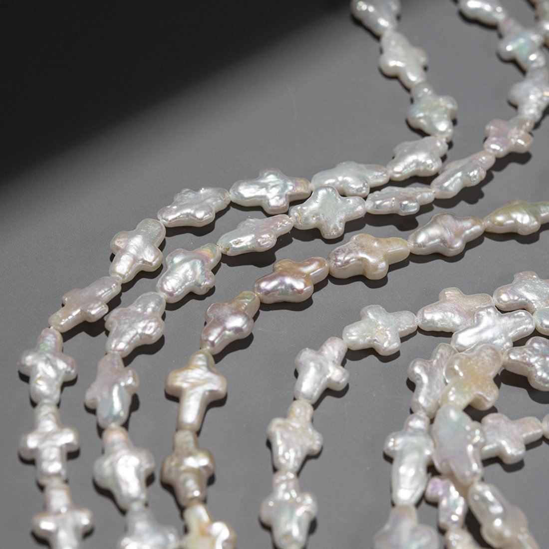 Жемчуг культивированный барочный белый "Крестик", 14*9мм