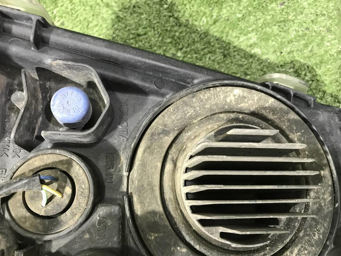 ПТФ левая Toyota Prius W50 (2015-2018)