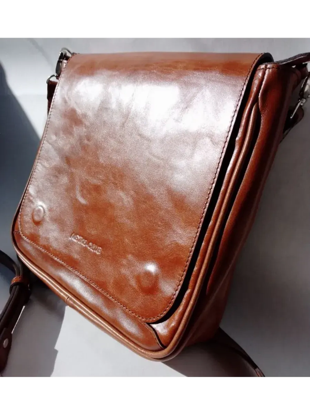 Сумка из натуральной кожи через плечо