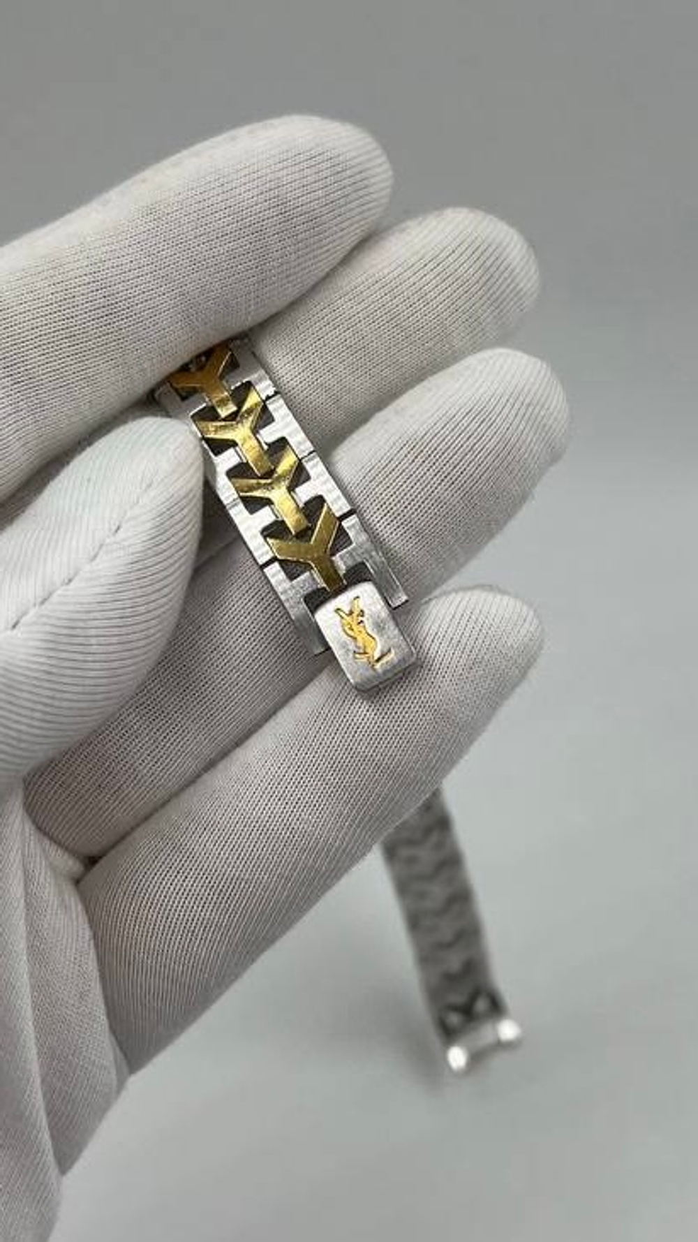 Часы Yves Saint Laurent