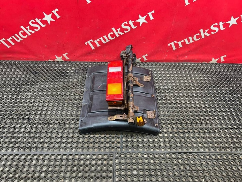 Крыло заднее правое задняя часть