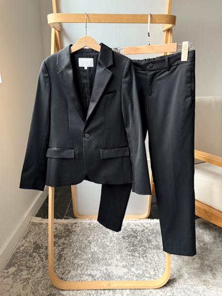 Шерстяной костюм Gucci, 128