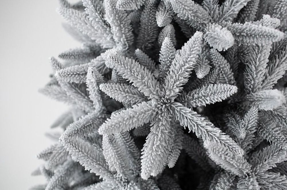 Заснеженная елка «Скандинавия» (Литая хвоя) 180 см / 1,8 м