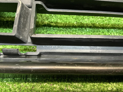 Решетка переднего бампера Volvo XC90 2 (2019-2024)