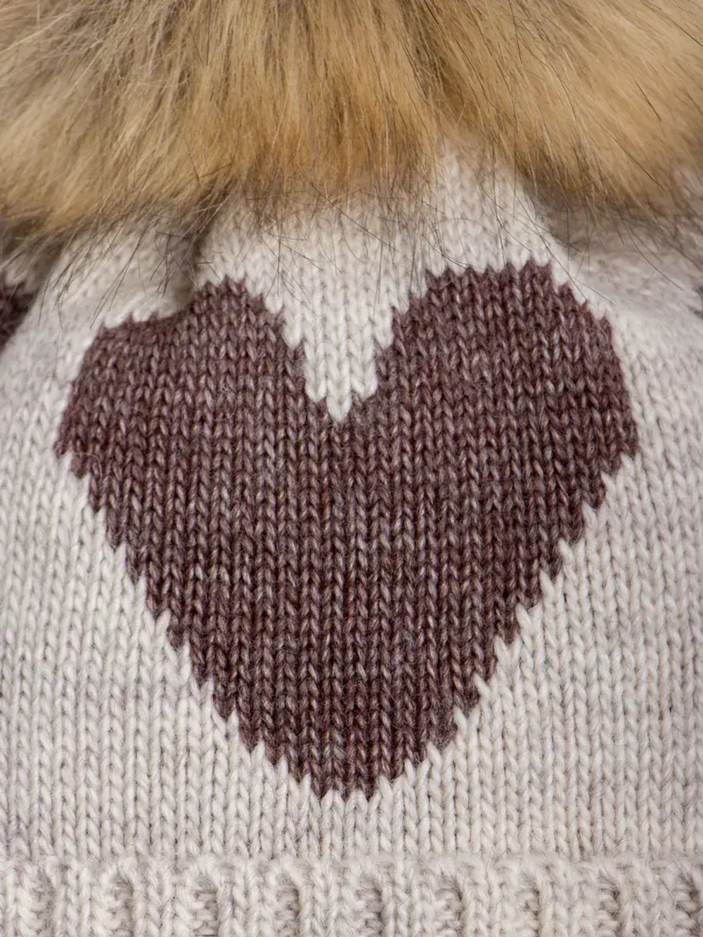 Шапка для девочки зимняя вязаная с помпоном