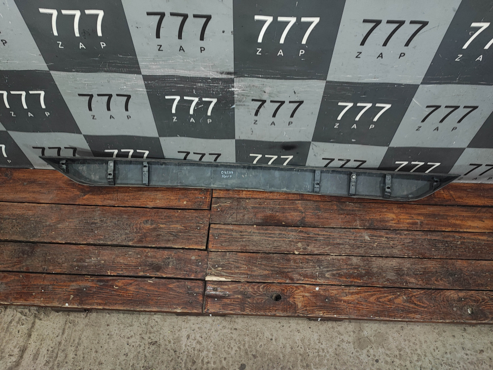 Накладка крышки багажника Toyota RAV4 IV (XA40) 15-19 Б/У Оригинал 768120R900