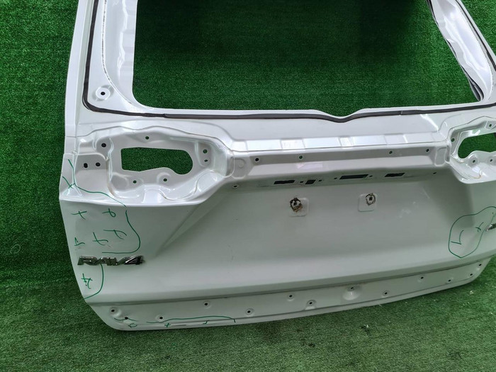 Крышка багажника Toyota RAV4 5 XA50 (2018-н.в.)