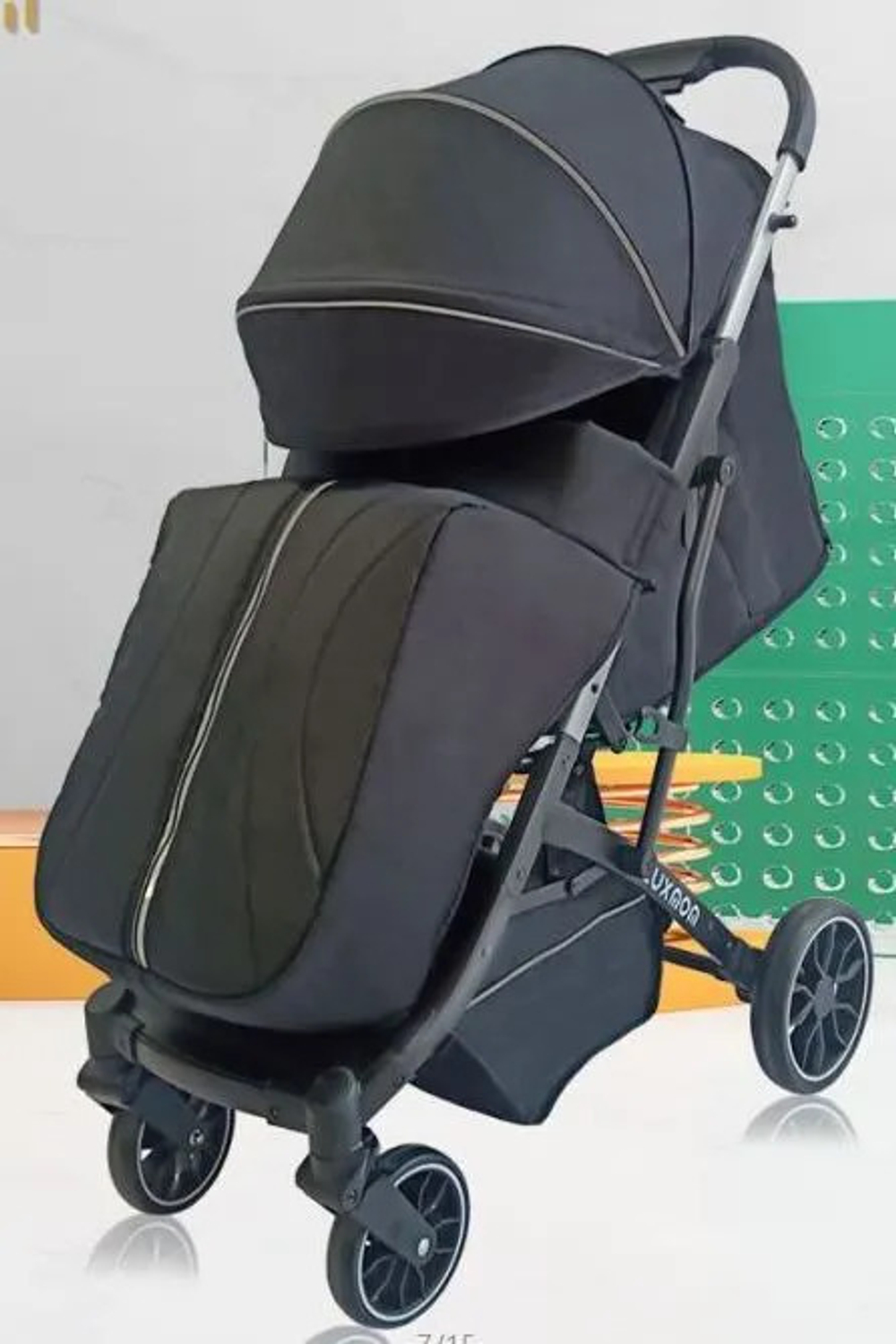 Коляска детская прогулочная Luxmom V3