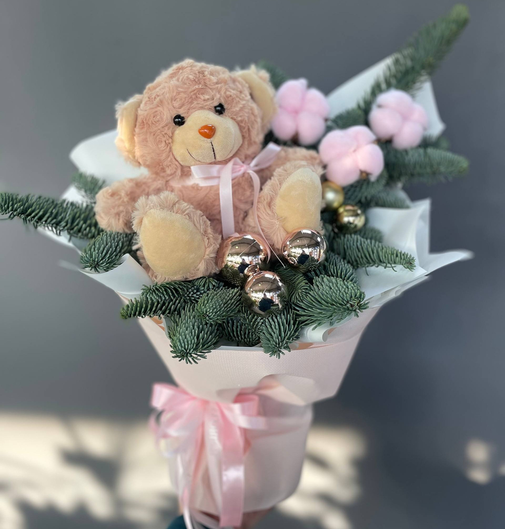 Композиция из нобилиса с мягкой игрушкой