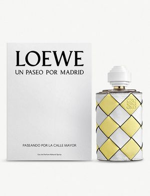 Loewe Paseando por la Calle Mayor