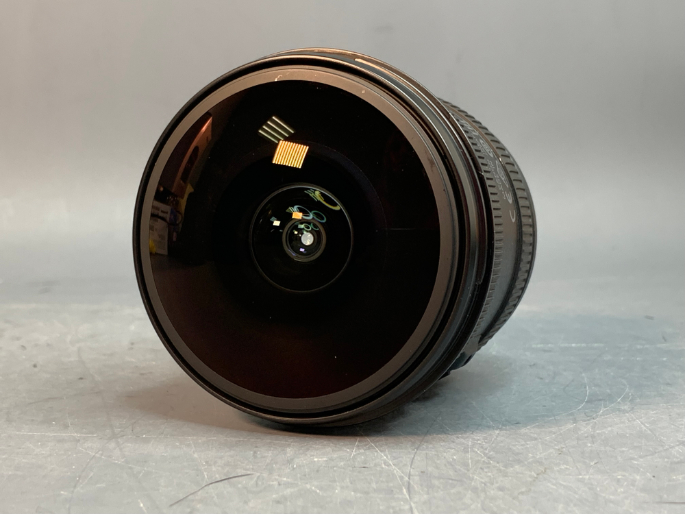 Canon EF 8-15mm f/4.0L Fisheye USM