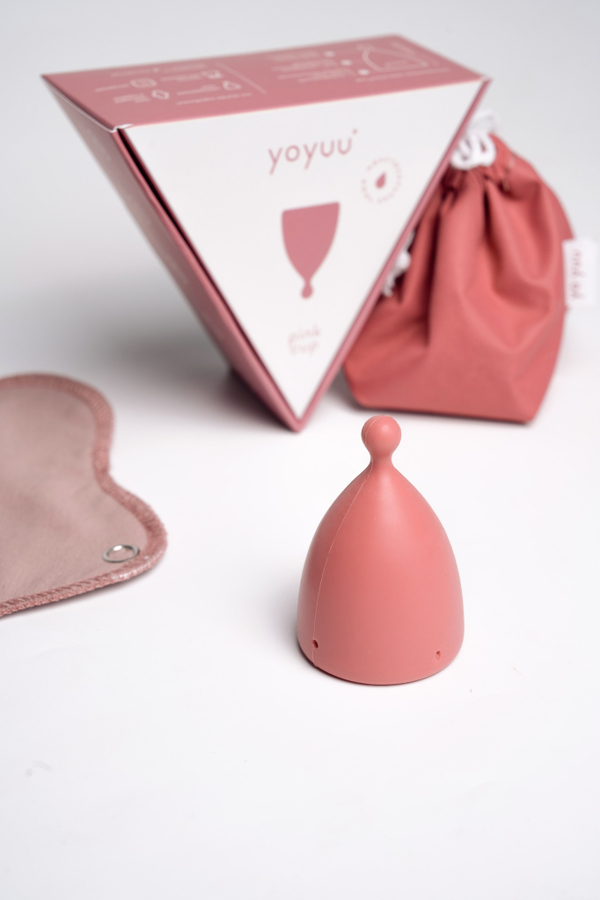 Менструальная чаша 15 мл. в розовом цвете