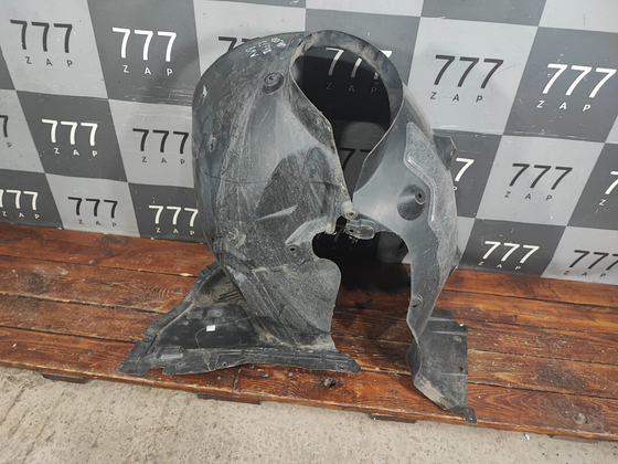 Подкрылок передний правый BMW X1 (F48) 15-нв Б/У Оригинал 51717342176