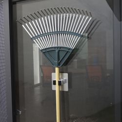 Держатель СИЛА SSH10-S1S-12 для инвентаря на силиконовом креплении 10х10 см нагрузка 2,5 кг хром серебристый | Сила