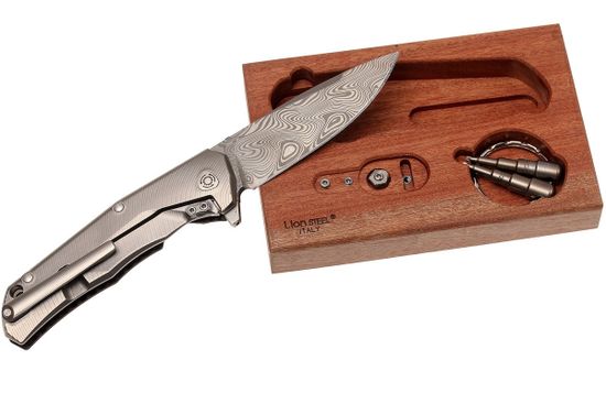 Складной нож Lion Steel "T.R.E." L/TRE-DT FC BL c клинком из стали Damasteel, рукоять титан / карбон
