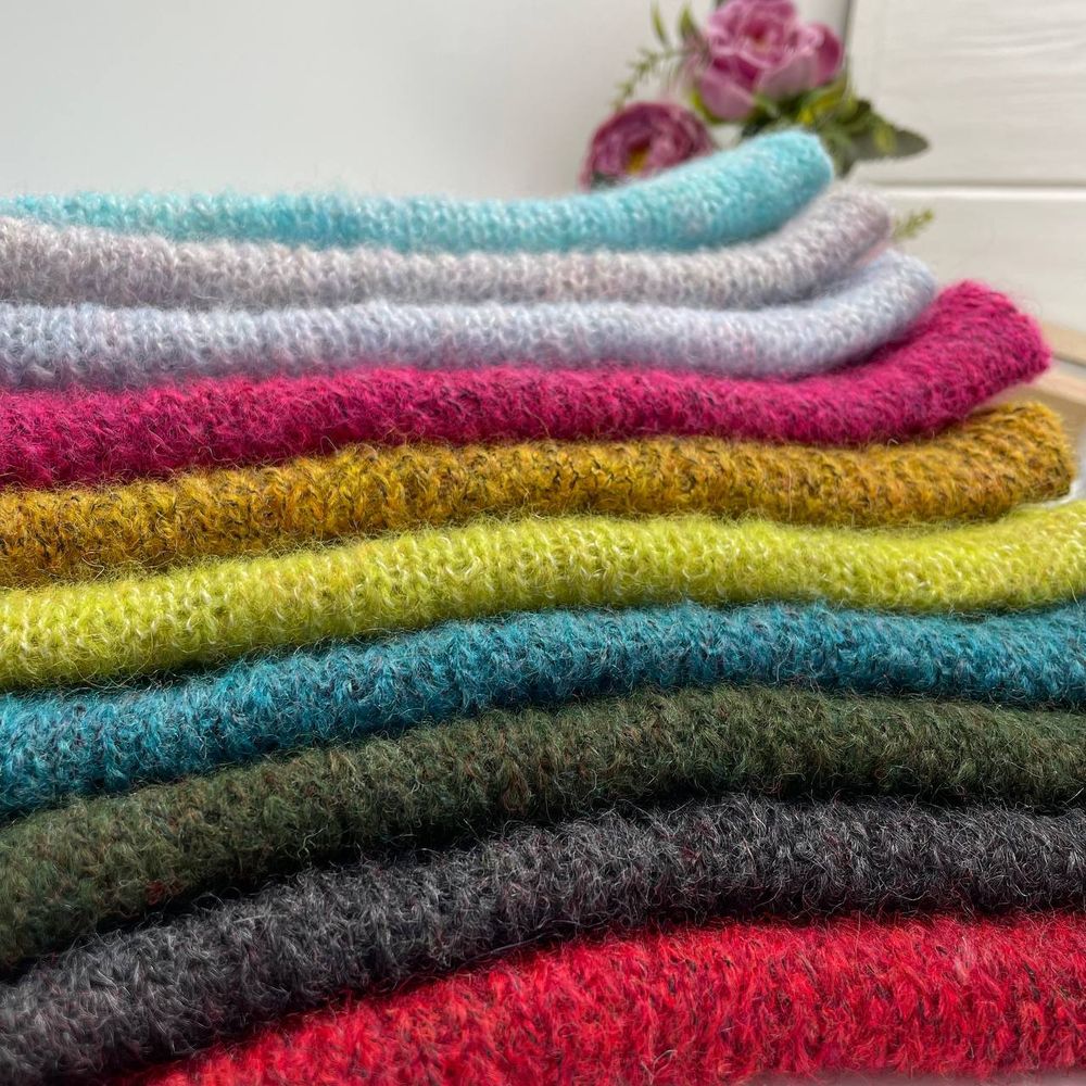 LAGOPOLANE 18% вспушенный меринос 17% полиамид 46% полиакрил 15% нейлон 4% др. волокна