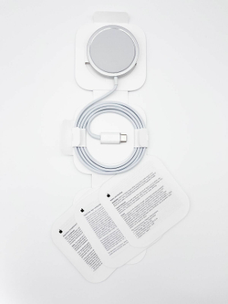 Беспроводное зарядное устройство MagSafe Charger для айфона