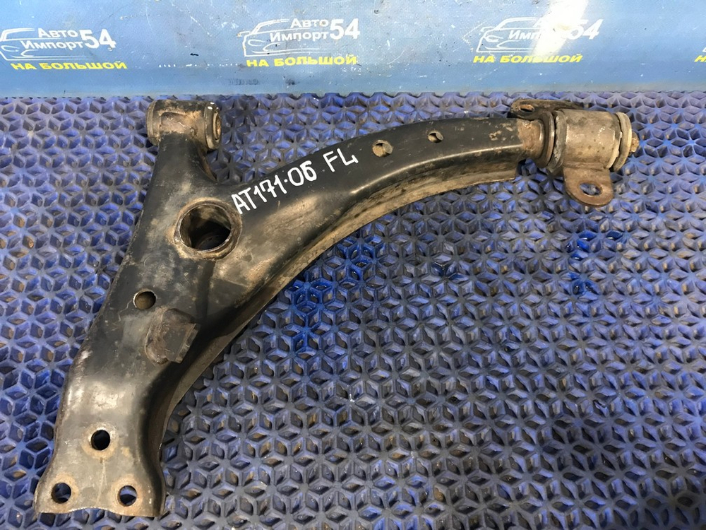 Рычаг передний левый TOYOTA CARINA 1990