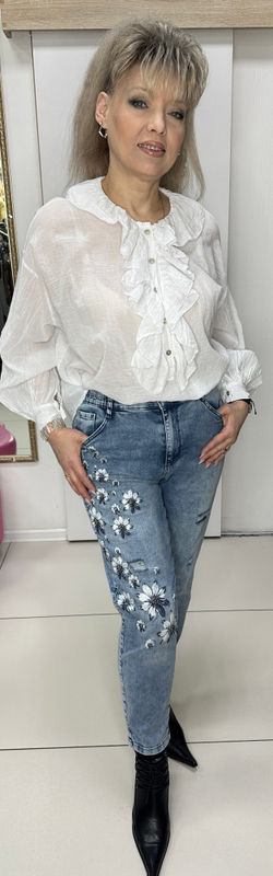 Белая рубашка-марлевка с красивым жабо