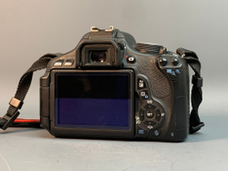 Canon 600D kit 18-55mm 3.5-5.6 IS ll 12.498 Кадров
