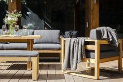 BOOKA, лаунж зона с обеденным столом