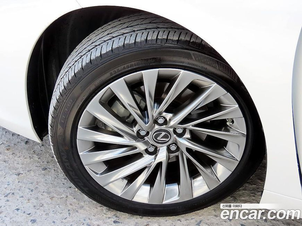 Lexus ES300h 7 Generation Executive (06.2023)