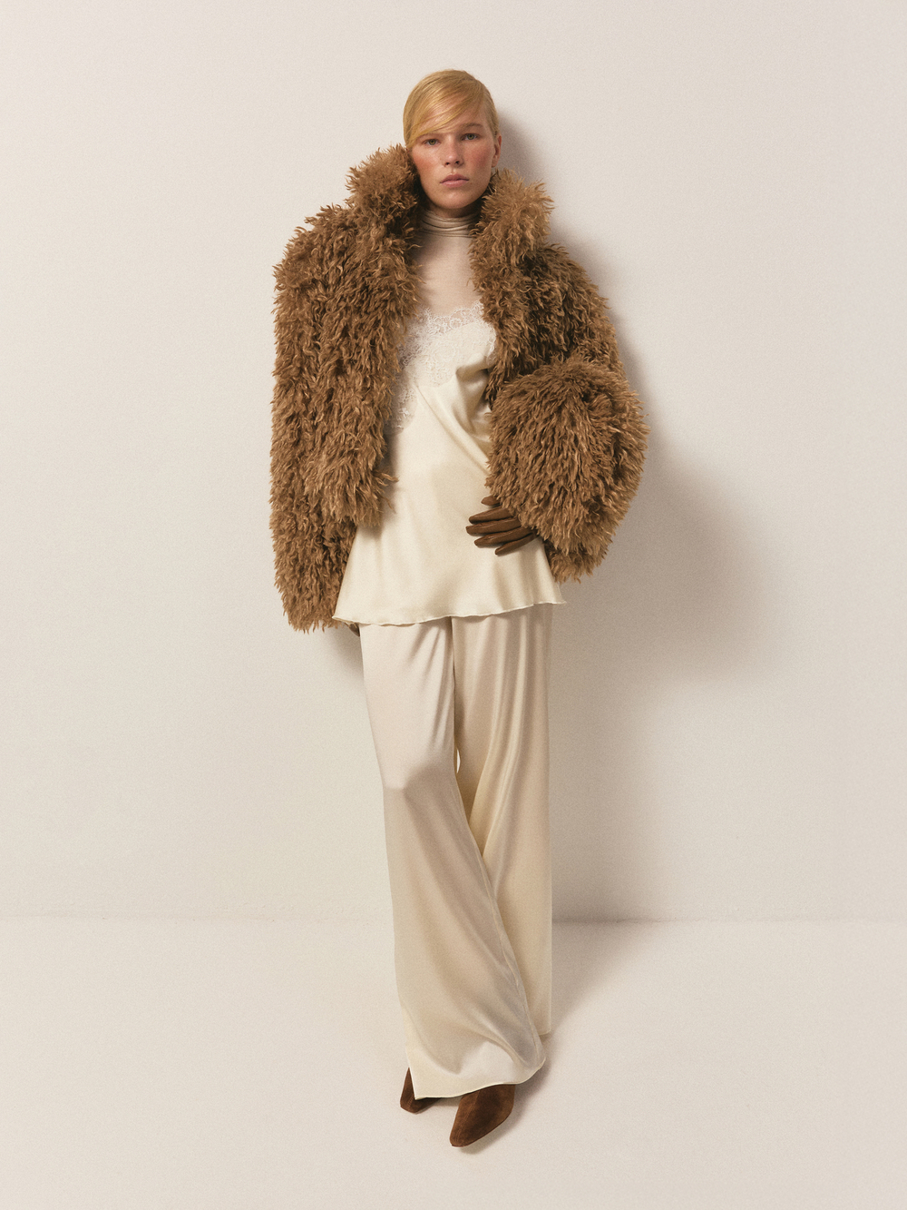 Шуба из эко-меха ламы